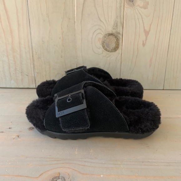 UGG OUTSLIDE BUCKLE BLACK FUR SANDALS SLIPPERS US 8 new - Picture 2 of 7